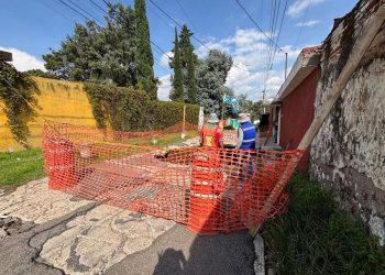Ayuntamiento de Puebla atiende socavones en distintos puntos de la ciudad