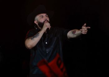 Carín León une su voz con Bon Jovi en “We Made It Look Easy”
