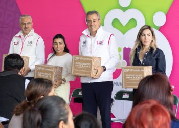 Pepe Chedraui entrega mil despensas en La Guadalupana