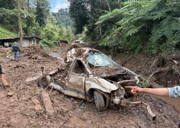 Apoyo firme a policías auxiliares afectados por fuertes lluvias en Huauchinango
