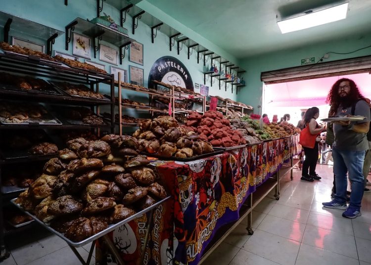 Canaco Puebla estima derrama económica de 769 mdp por Día de Muertos