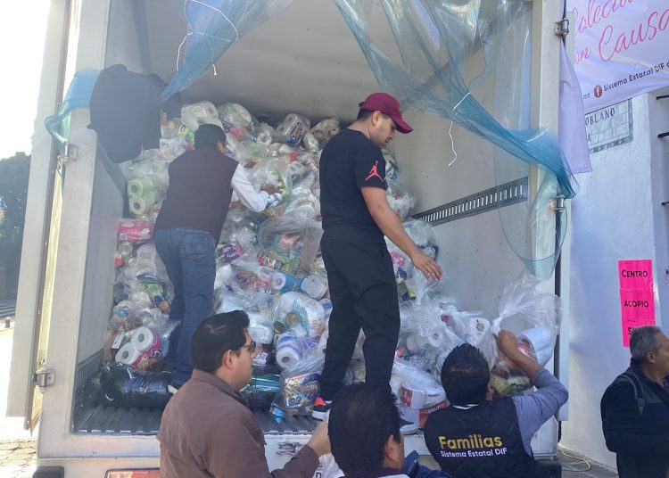 En 24 horas, Sedif envió dos camiones más con apoyos a la Sierra Norte
