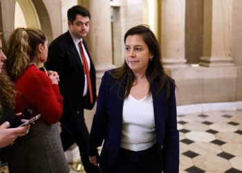 Republicana Stefanik buscará gobernar Nueva York