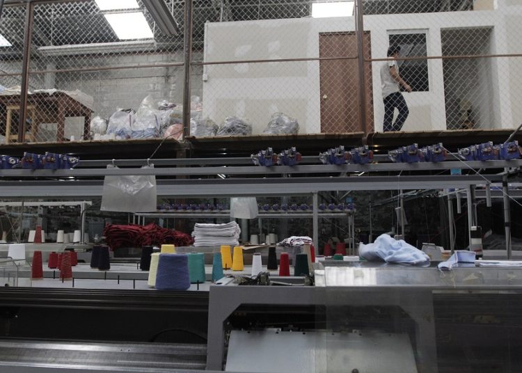 Puebla lleva 8 meses con baja en empleo en empresas IMMEX