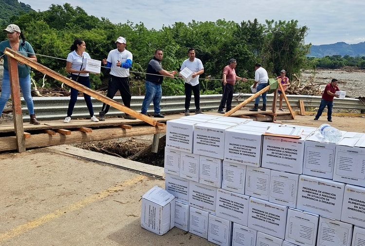 Sedif entrega más de 25 mil apoyos a familias afectadas por lluvias