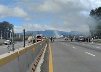 Al menos 3 lesionados por explosión de pipa de diésel en la México-Puebla