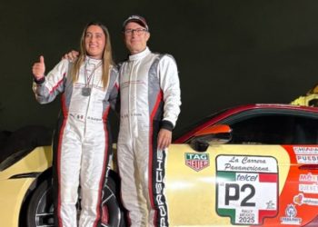 Gael García Bernal y Majo Rodríguez comparten asiento en Carrera Panamericana