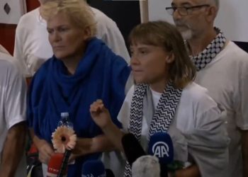 Thunberg pide no quitar los ojos de Gaza tras ser deportada desde Israel