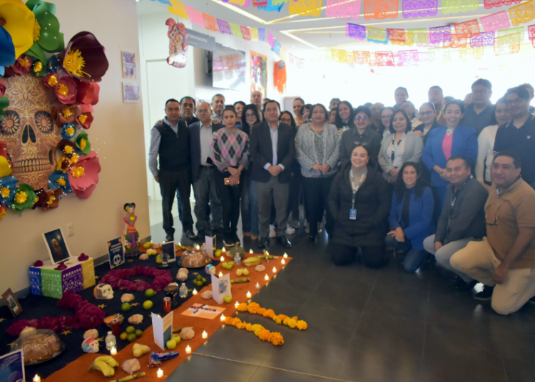 Comunidad universitaria rinde homenaje a Todos Santos