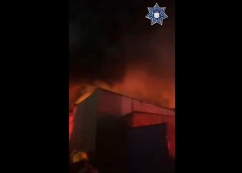 SSC atiende incendio en taller mecánico de tractocamiones en La Ciénega