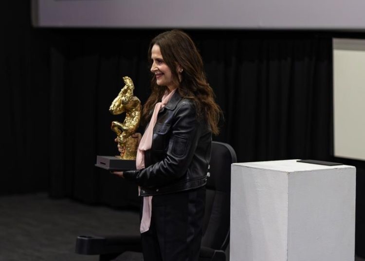 Juliette Binoche recibe Premio de Excelencia en FICM