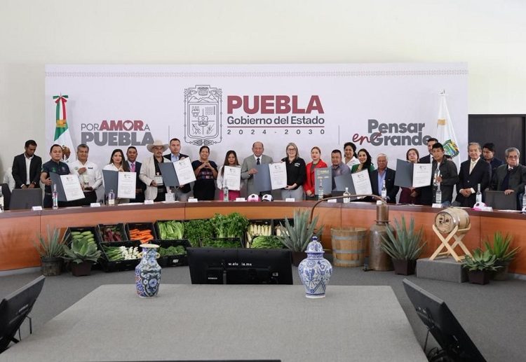 Mezcal poblano triunfa en el Spirits Selection
