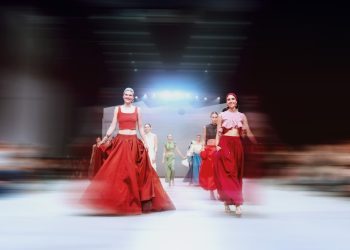 Egresada Anáhuac transforma moda en arte en Volvo Fashion Week México 2025