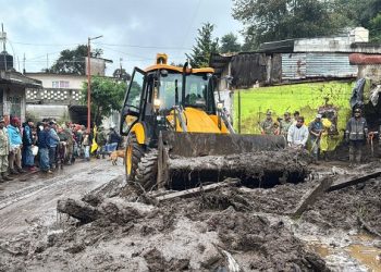 Módulos de maquinaria rehabilitan accesos en Sierra Norte