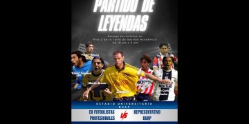 Leyendas del futbol mexicano contra representativo BUAP en CU