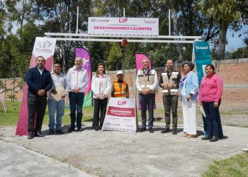 MariElise y Chedraui colocan la primera piedra de desayunadores escolares transitorios