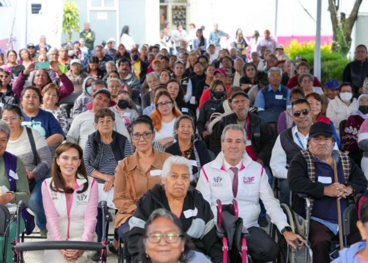 Gobierno de la Ciudad entrega 122 aparatos funcionales a personas con discapacidad
