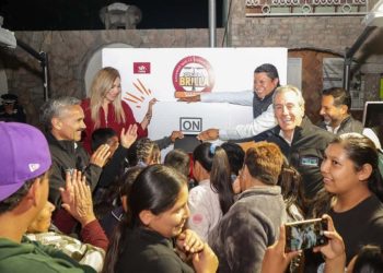 Puebla Brilla beneficia a más de 6 mil habitantes en Santo Tomás Chautla
