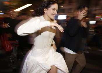 Rosalía publicará su nuevo álbum, ‘Lux’, el 7 de noviembre