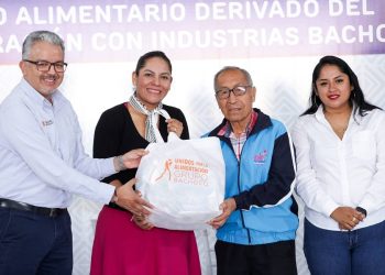 Lupita Cuautle entrega apoyos alimentarios en colaboración con Industrias Bachoco