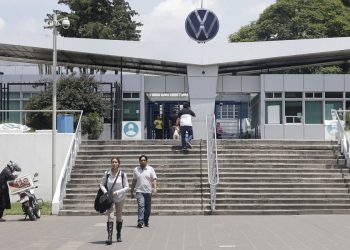 Sin confirmación oficial de salida de trabajadores en VW: Canacintra