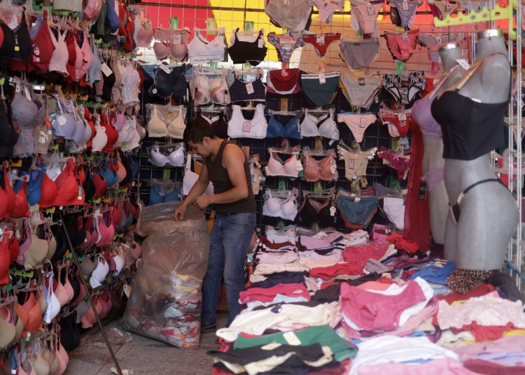 Ayuntamiento cerrará el año con más de 7 mdp recaudados por permisos a informales