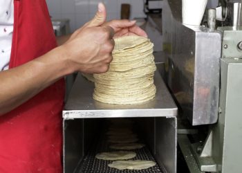Tortillerías poblanas adheridas al Acuerdo Nacional Maíz-Tortilla reciben maíz