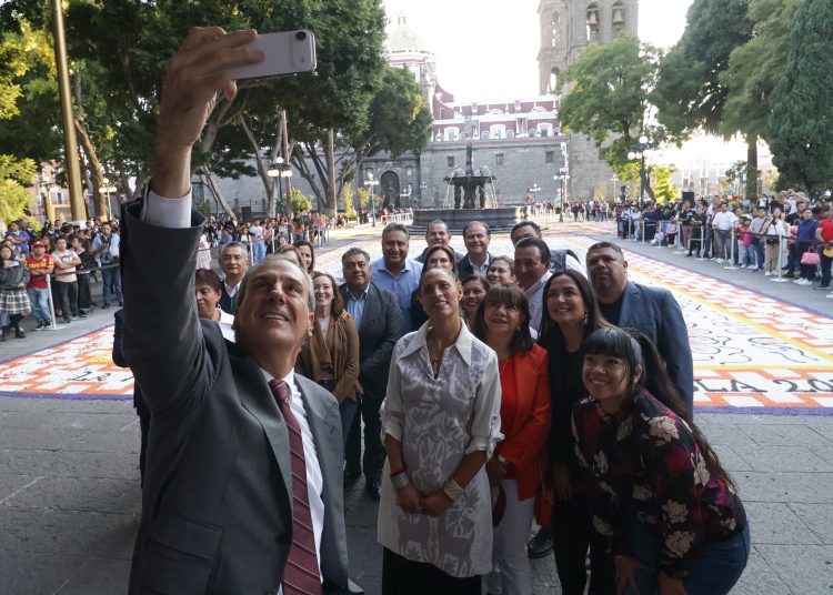 Chedraui inaugura tapete monumental y ofrenda del Palacio Municipal (Video)