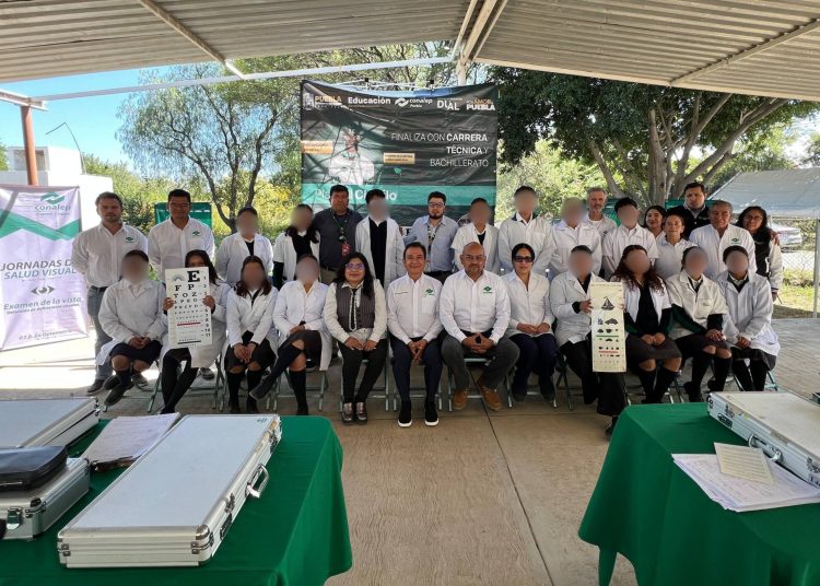 Atiende Conalep salud visual de población en Huaquechula