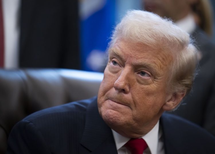 Correos de Epstein revelarían más lazos con Trump