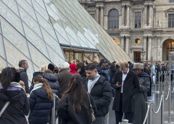 Museos franceses buscan más fondos en el bolsillo de los turistas