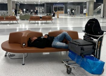 EEUU cancela más de 800 vuelos por cierre federal