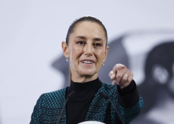 Sheinbaum mantiene 70 % de aprobación pese a alza en desaprobación