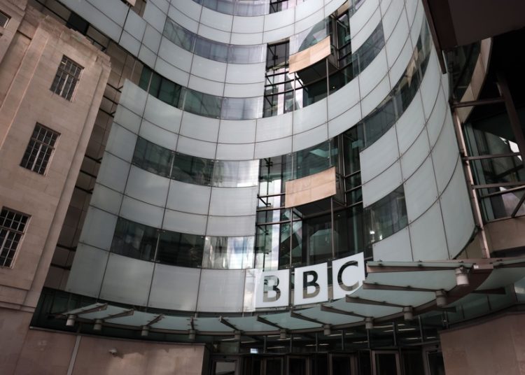 Trump asegura que denunciará por una suma millonaria a la BBC