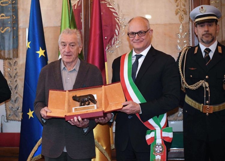 Robert De Niro celebra sus raíces en Roma