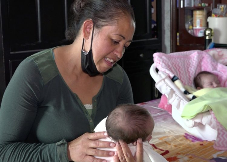 Mujeres mexicanas trabajan más en cuidados que en empleos pagados