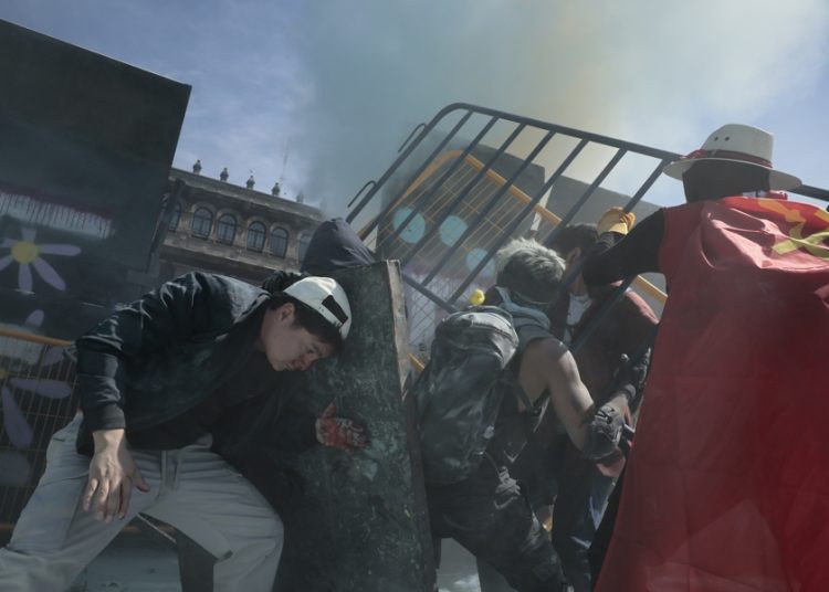 Protesta de la ‘Generación Z’ en CDMX termina con disturbios