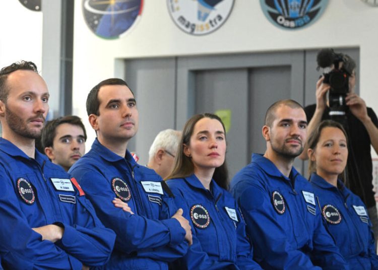 Inician ya las escuelas para astronautas