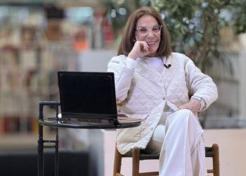 Sabina Berman presenta en el CCU su libro Los billonarios desaparecen