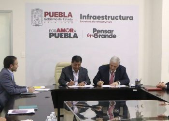 Infraestructura e ISSSTEP firman convenio para obra a favor de derechohabientes