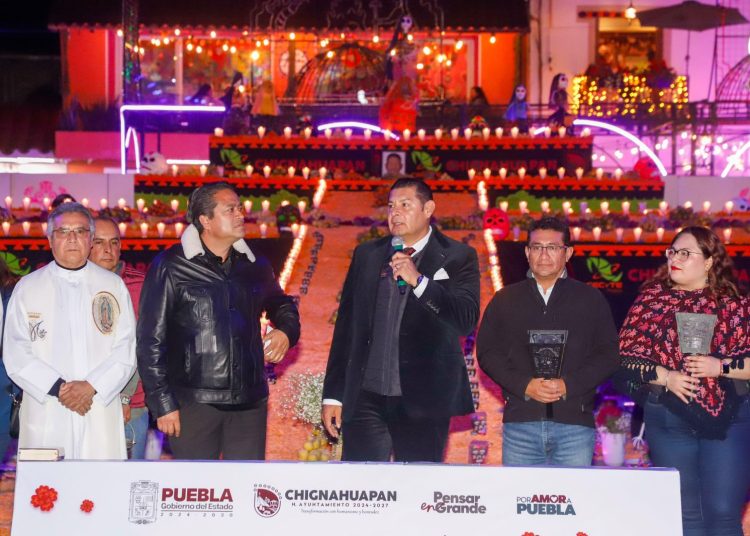 Puebla celebra tradiciones y raíces en Chignahuapan con Festival de la Luz y la Vida