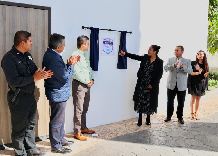 Impulsa Lupita Cuautle red de comercios seguros con distintivo “Punto Confiable»