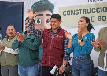Omar Muñoz inicia obra de construcción de estación de bomberos