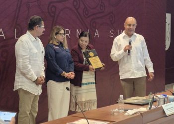 CECyTE Puebla recibe premio nacional por indicadores educativos sin precedentes