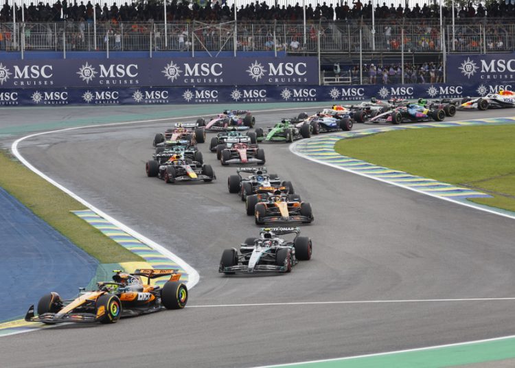 Norris gana sprint y amplía su liderato F1