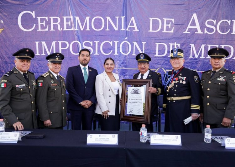 Lupita Cuautle recibe la Venera “Gran Defensora de la Patria”