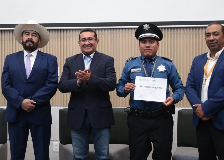 Expresa Pavel Gaspar su gratitud y reconocimiento a la labor de policías