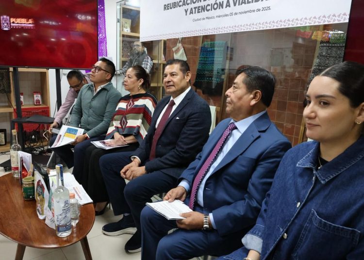Armenta descarta reubicaciones obligadas de afectados por lluvias