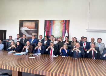Empresarios del COE se reúnen con el gobernador Armenta