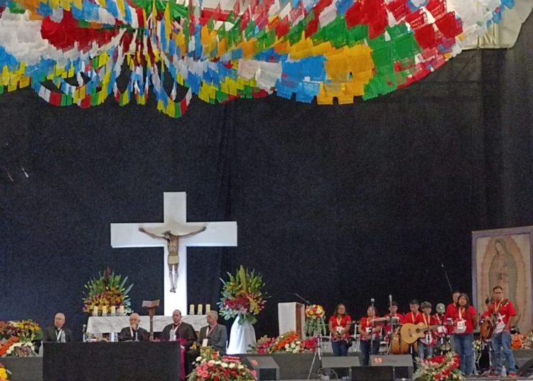 Convertirse en artesanos de la paz, llamado del Arzobispo Víctor Sánchez